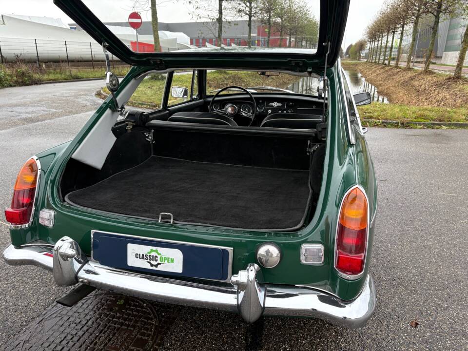 Immagine 17/40 di MG MGC GT (1968)