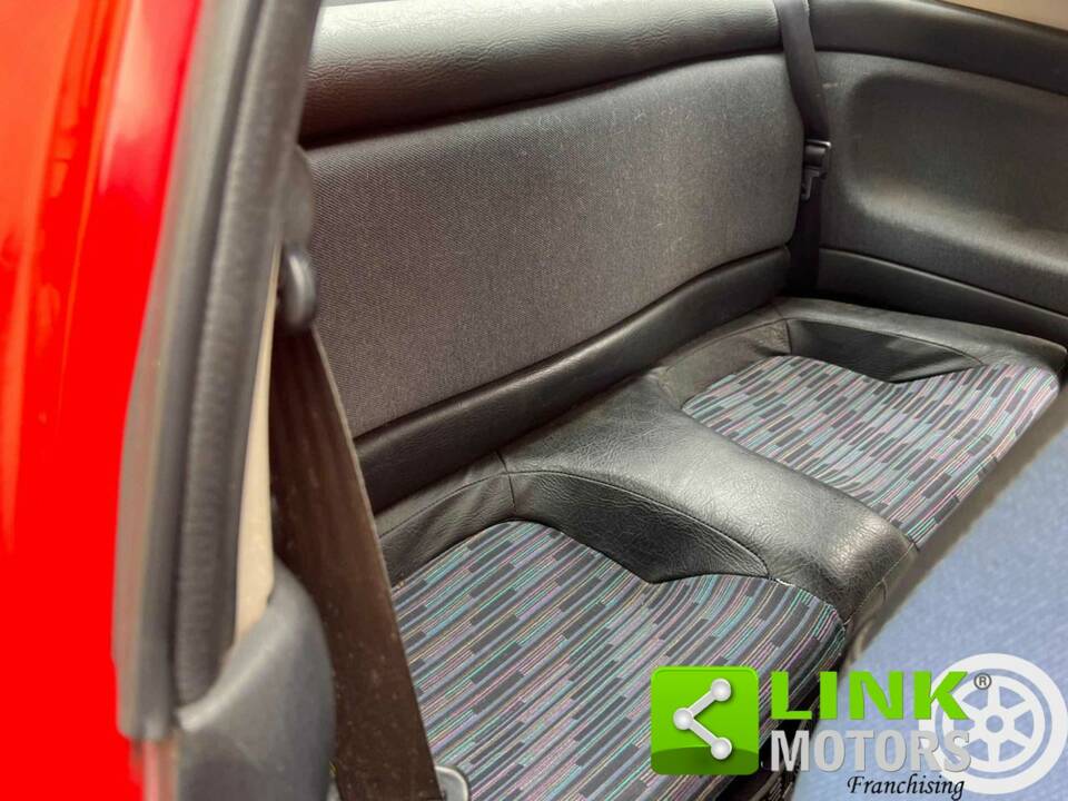 Immagine 9/10 di Mazda MX-3 1.8 (1993)
