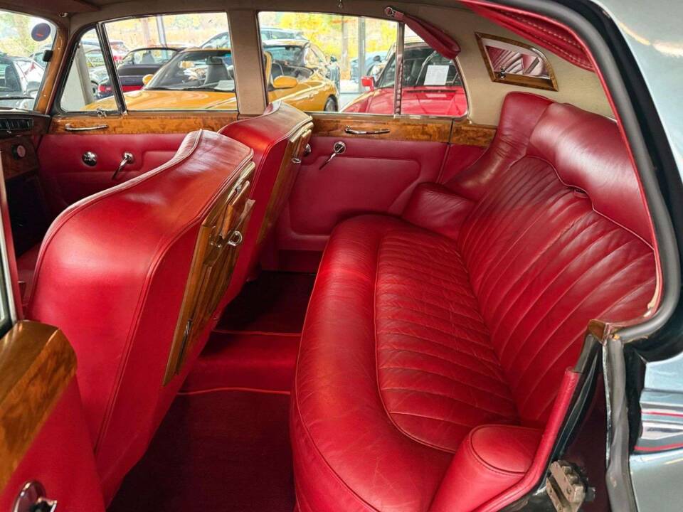Image 36/36 of Bentley S 3 (1965)