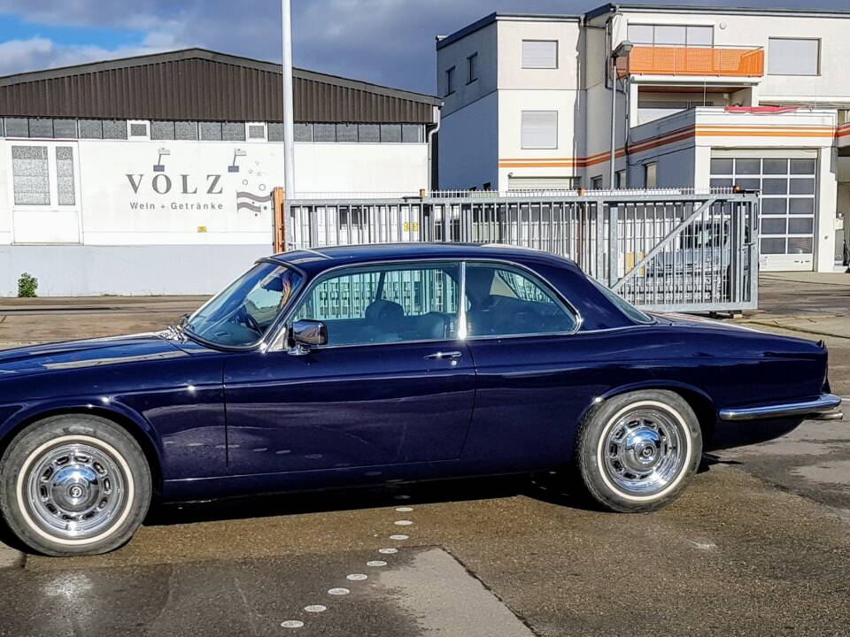 Image 2/26 de Jaguar XJ 6 C 4.2 (1977)