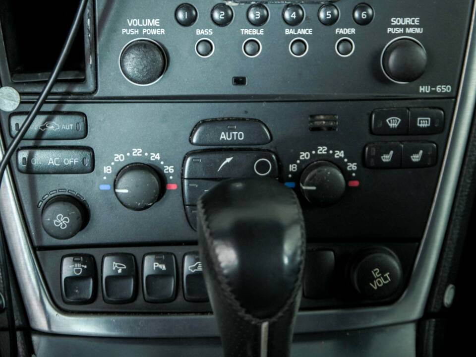 Image 24/36 of Volvo V70 D5 (2008)