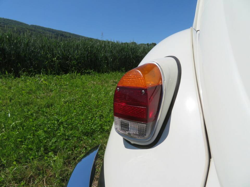 Image 17/19 de Volkswagen Kever 1300 (1970)