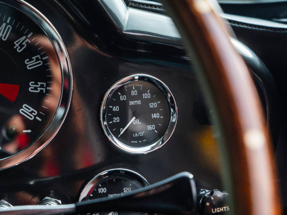 Imagen 23/49 de Aston Martin DB 6 Mk II (1970)