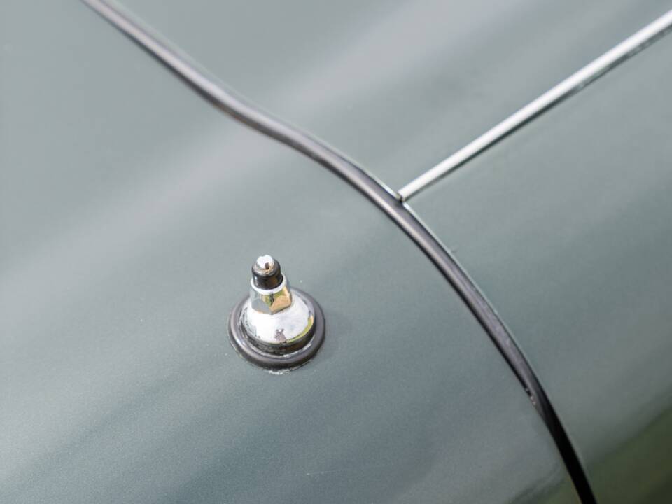 Afbeelding 17/26 van Jaguar E-Type 4.2 (1964)