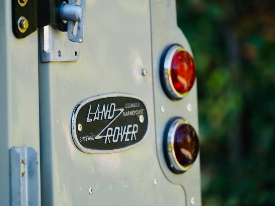 Bild 21/100 von Land Rover 88 (1968)