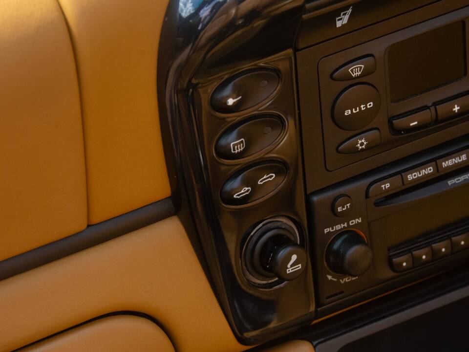 Immagine 20/50 di Porsche Boxster (2004)