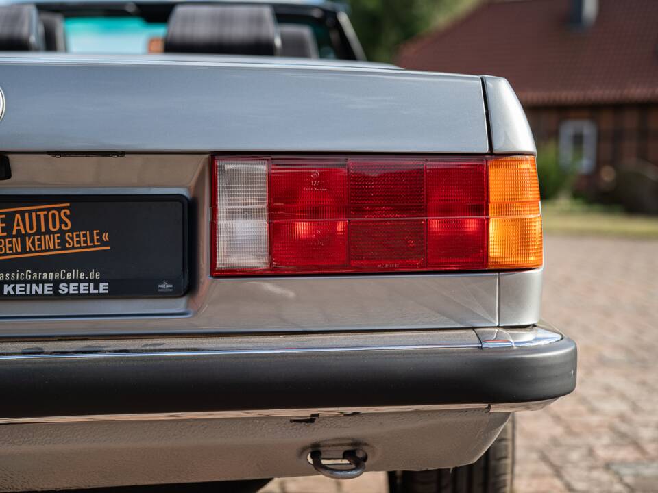Image 21/71 of BMW 325i (1989)