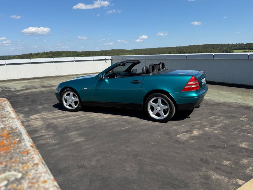 Image 8/17 de Mercedes-Benz SLK 230 Kompressor (1997)