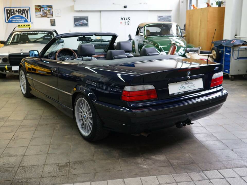 Image 8/36 of BMW 318i (1999)