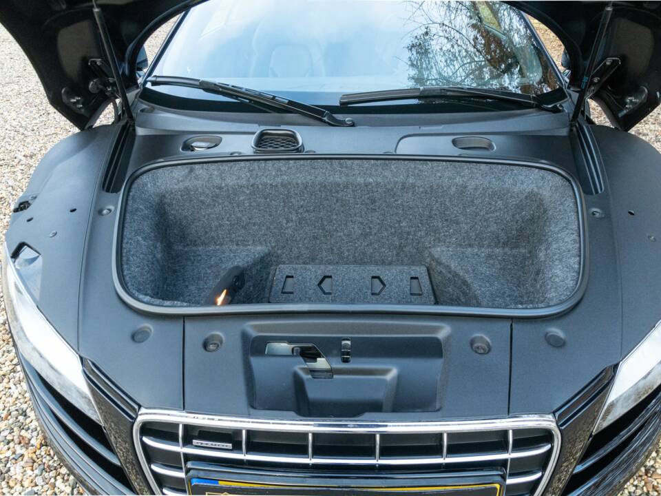 Image 37/50 de Audi R8 V10 (2011)