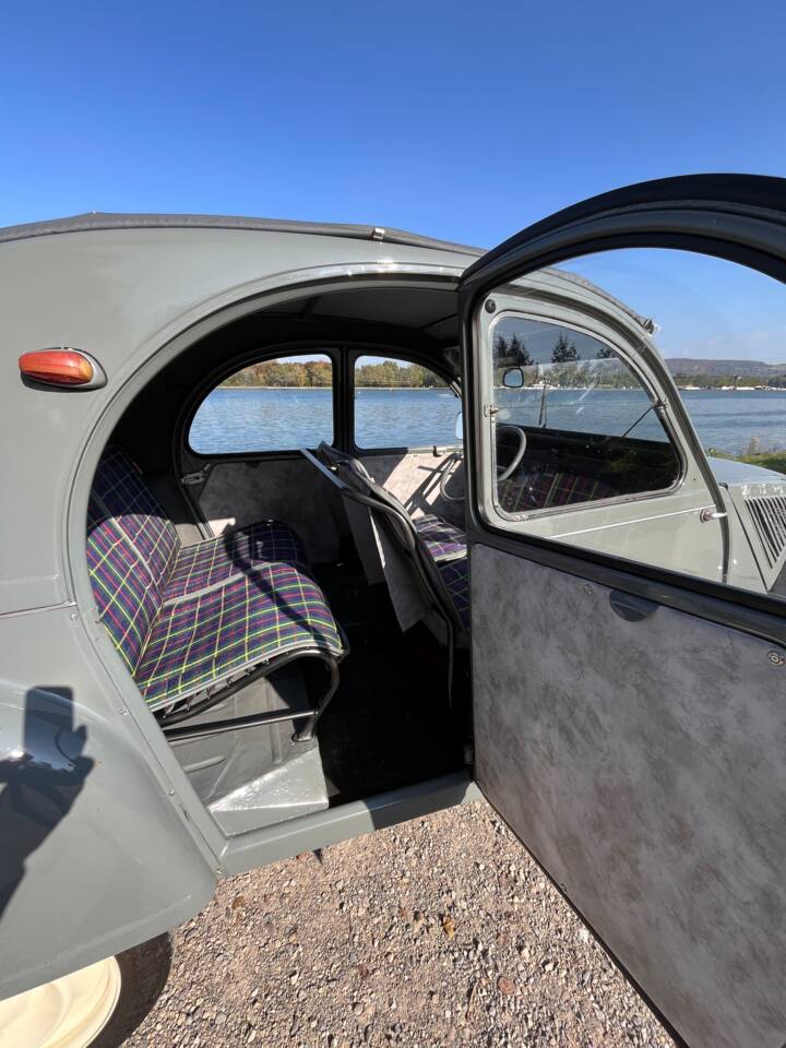 Image 4/13 of Citroën 2 CV (1958)