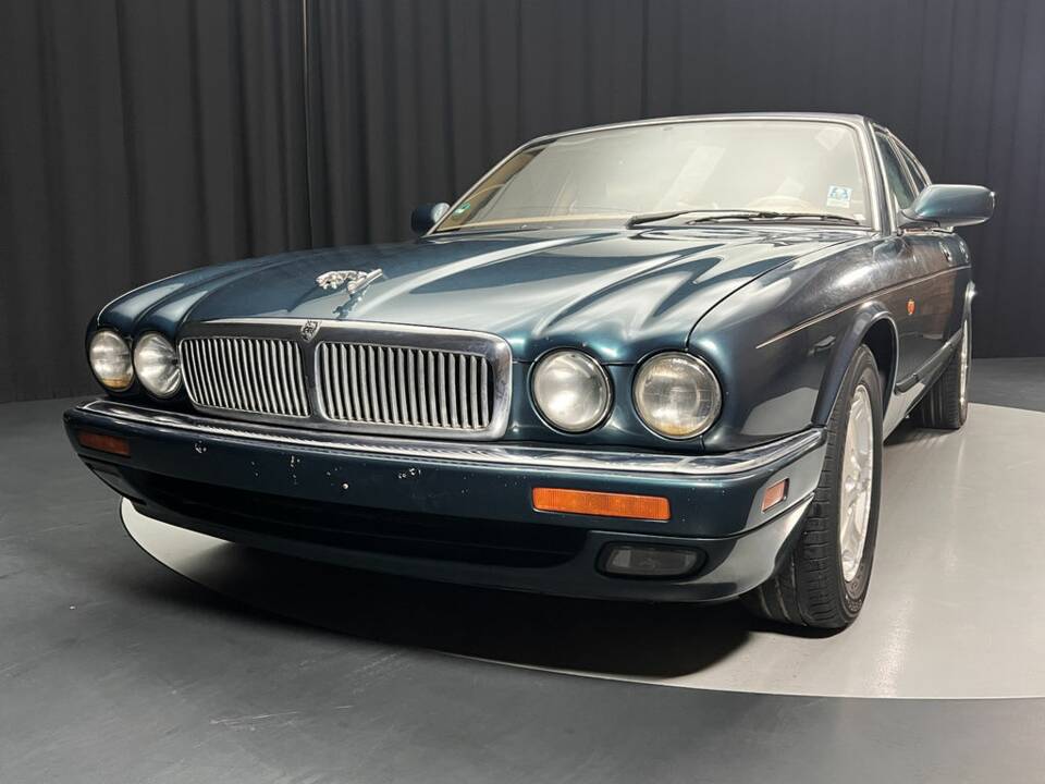Image 4/8 of Jaguar XJ6 3.2 Sovereign (1995)