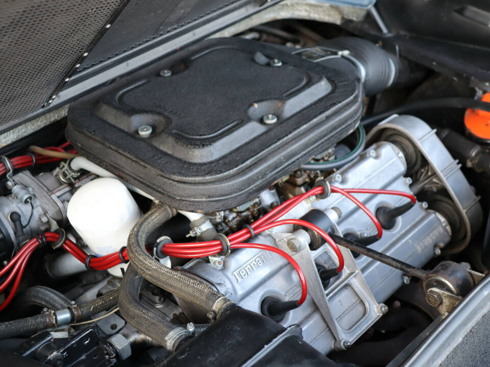 Image 26/50 of Ferrari 308 GTB (1976)