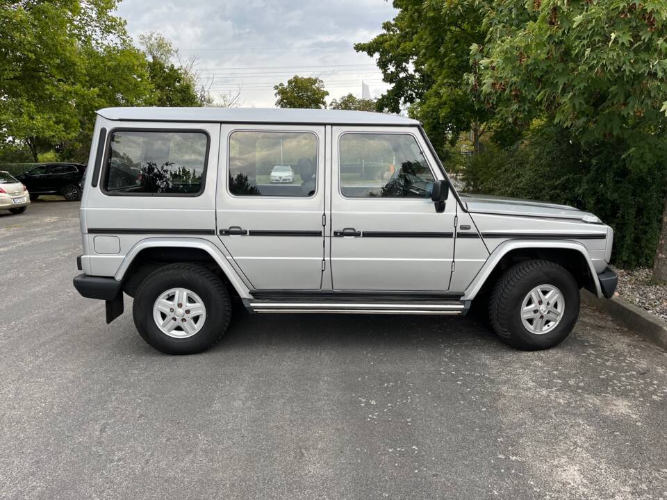 Imagen 2/8 de Mercedes-Benz 300 GE (LWB) (1991)