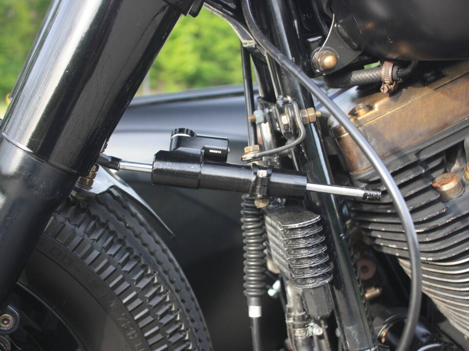 Image 15/33 of Harley-Davidson DUMMY (2004)