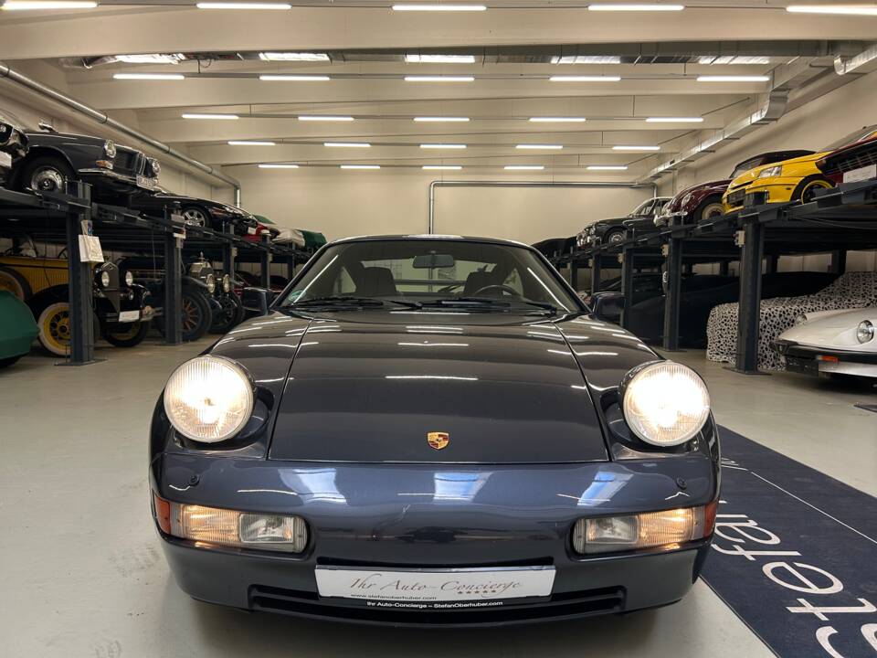 Image 30/63 of Porsche 928 GT (1989)