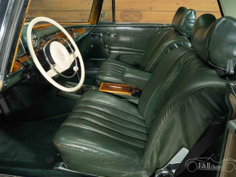 Immagine 5/12 di Mercedes-Benz 280 SE 3,5 (1970)