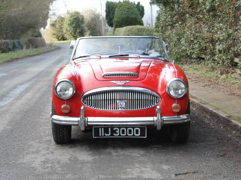 Image 2/16 of Austin-Healey 3000 Mk III (BJ8) (1964)