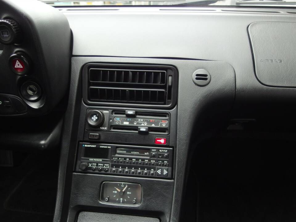 Bild 49/99 von Porsche 928 GTS (1992)