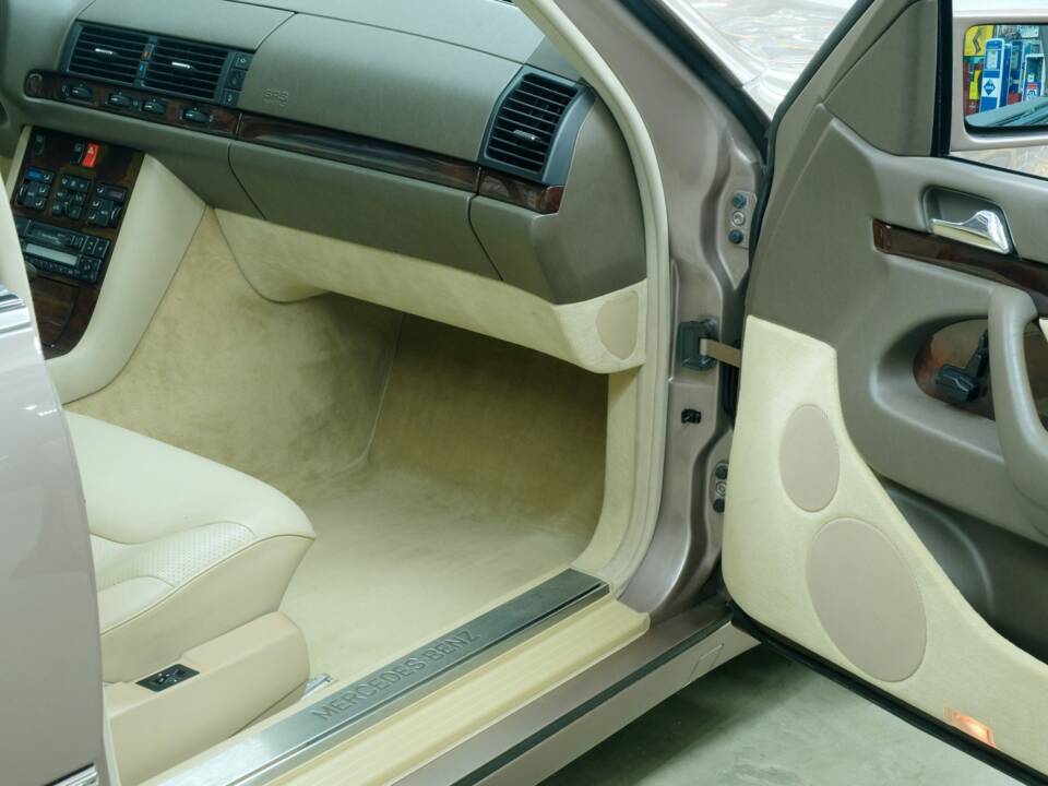 Bild 33/50 von Mercedes-Benz S 280 (1994)