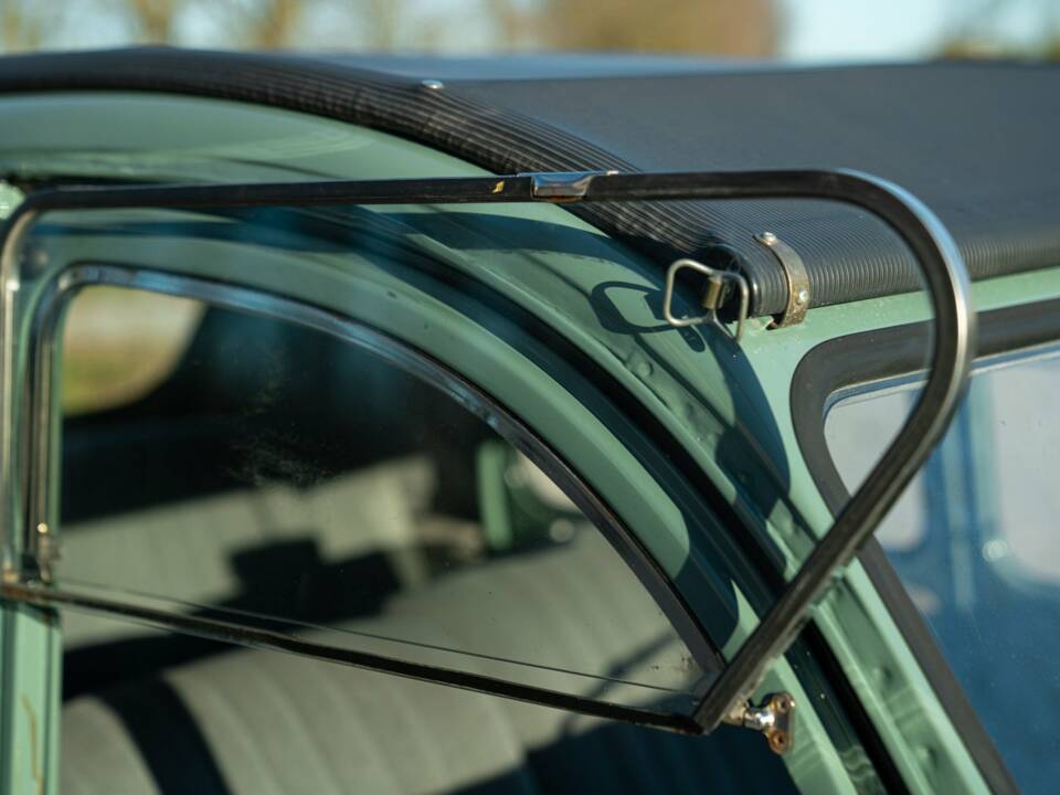 Image 13/41 of Citroën 2 CV (1963)