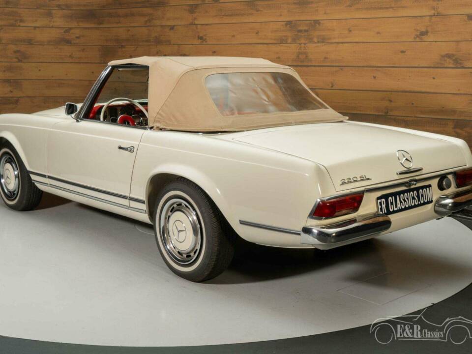 Image 14/19 de Mercedes-Benz 230 SL (1966)