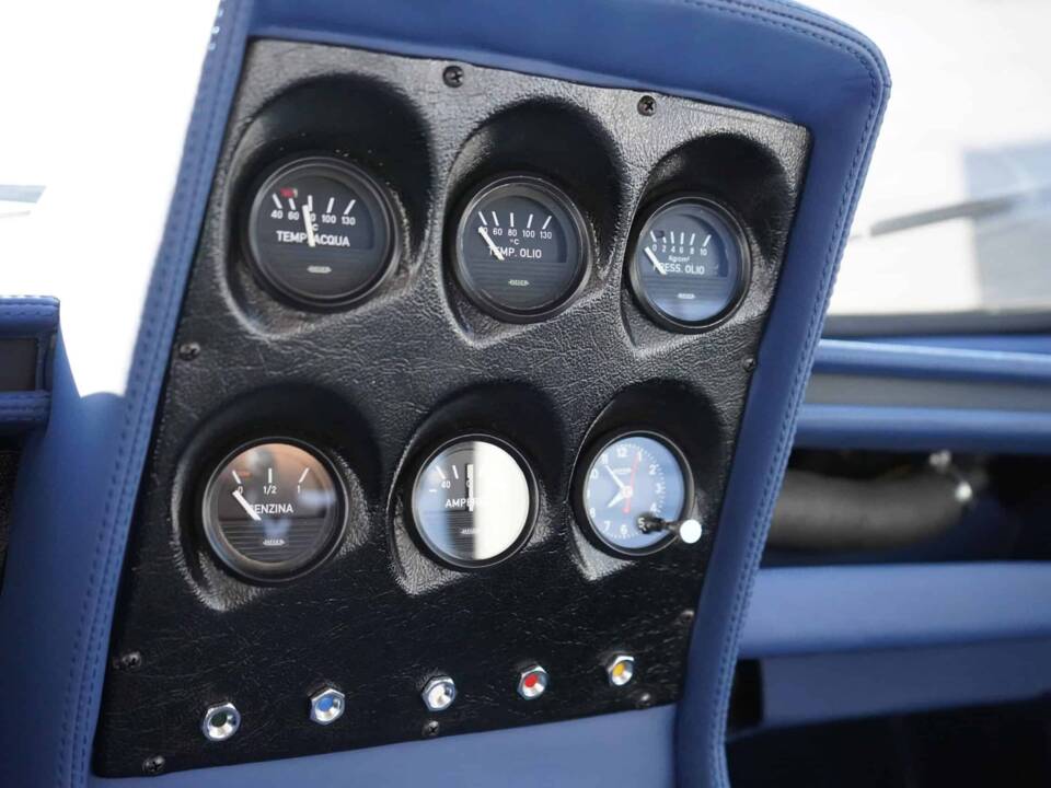 Afbeelding 14/74 van Lamborghini Miura P 400 (1968)