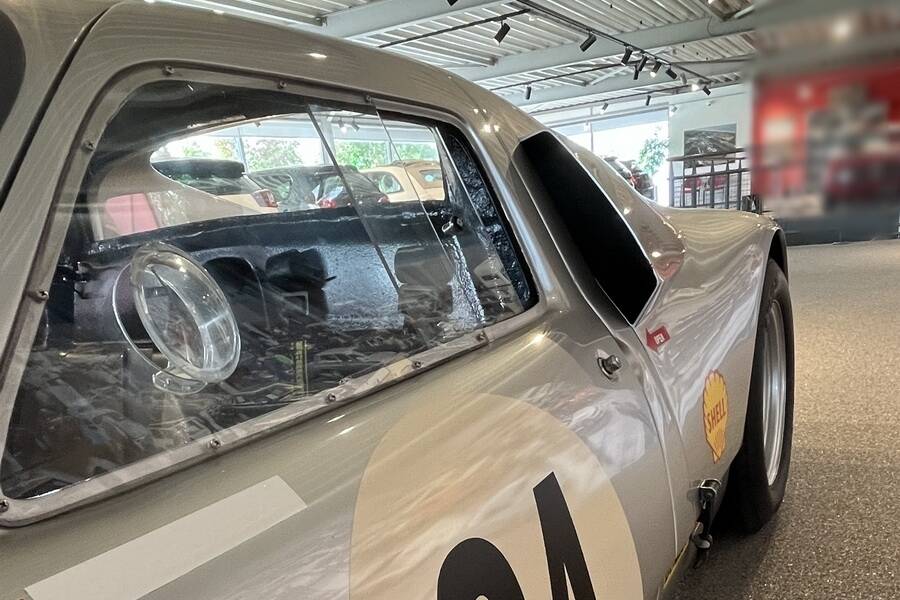 Afbeelding 11/49 van Porsche 904 Carrera GTS (1964)