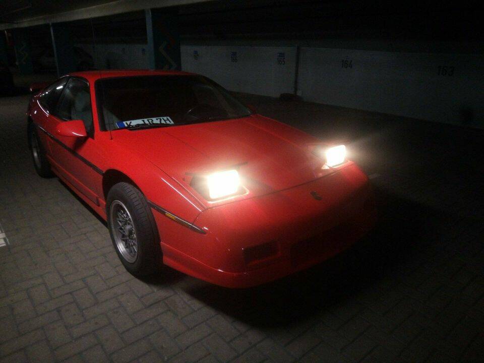 Image 54/55 of Pontiac Fiero GT (1988)