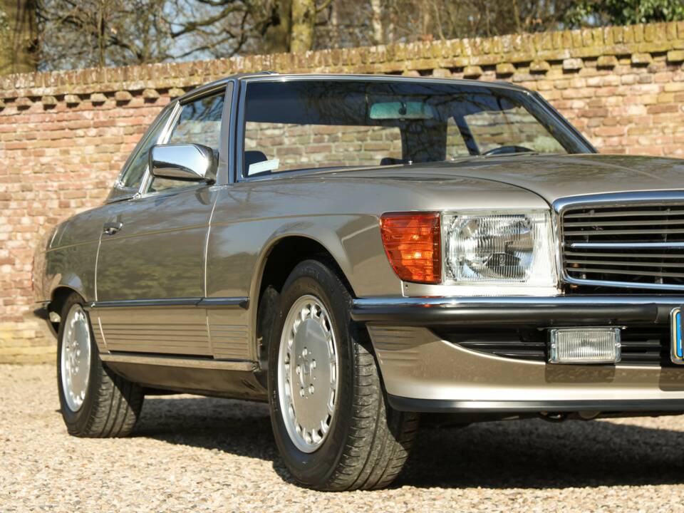 Bild 36/50 von Mercedes-Benz 560 SL (1987)