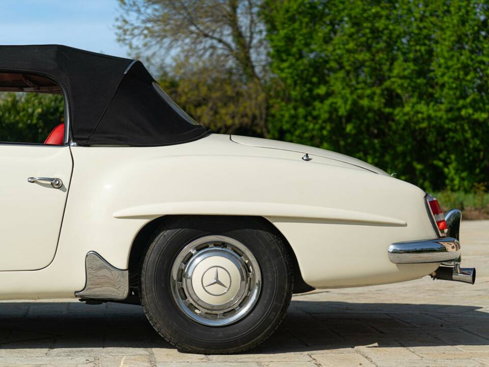 Image 34/50 of Mercedes-Benz 190 SL (1959)