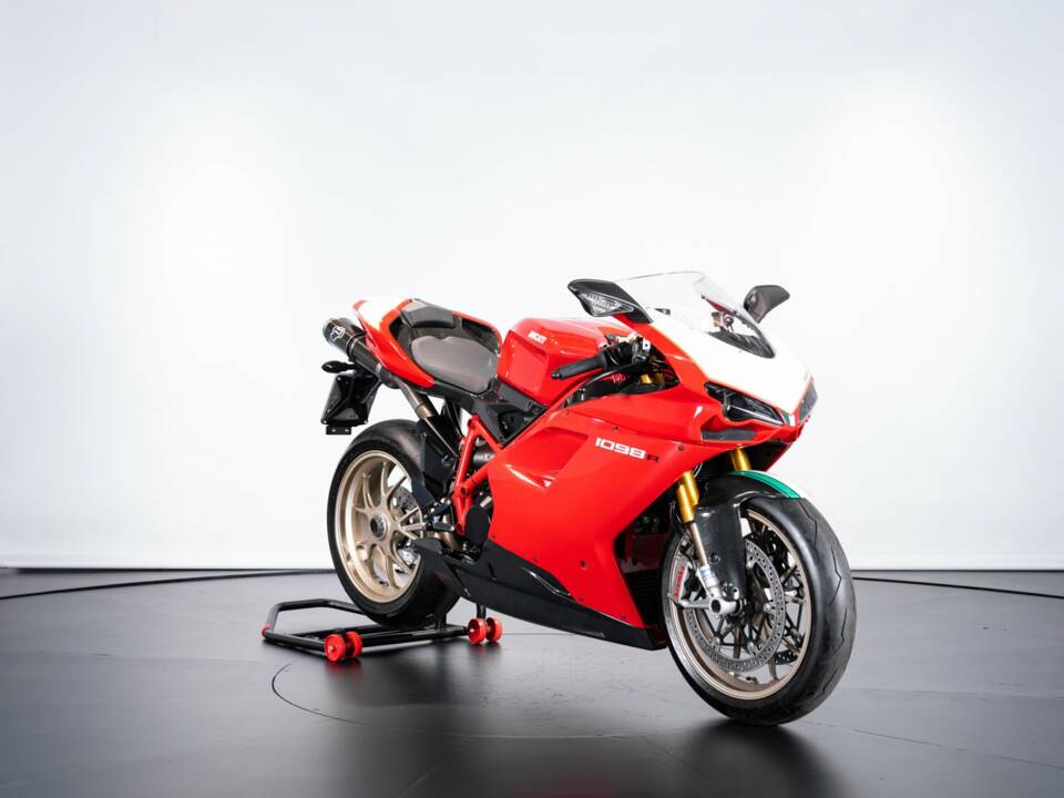 Image 5/50 de Ducati DUMMY (2008)