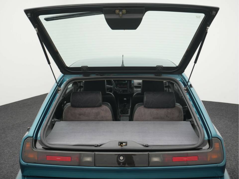 Image 40/42 of Volvo 480 Turbo (1992)
