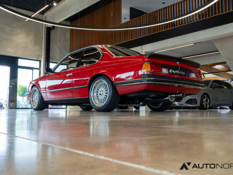 Image 29/51 of BMW M 635 CSi (1985)