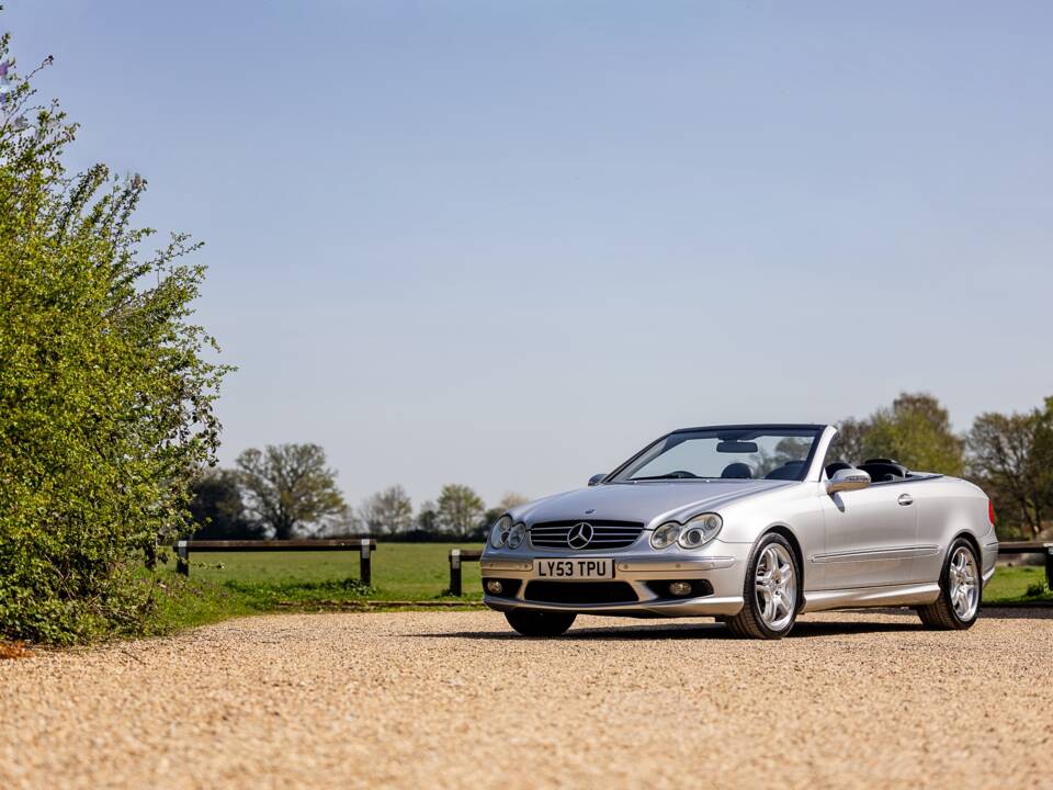 Image 47/50 of Mercedes-Benz CLK 55 AMG (2003)