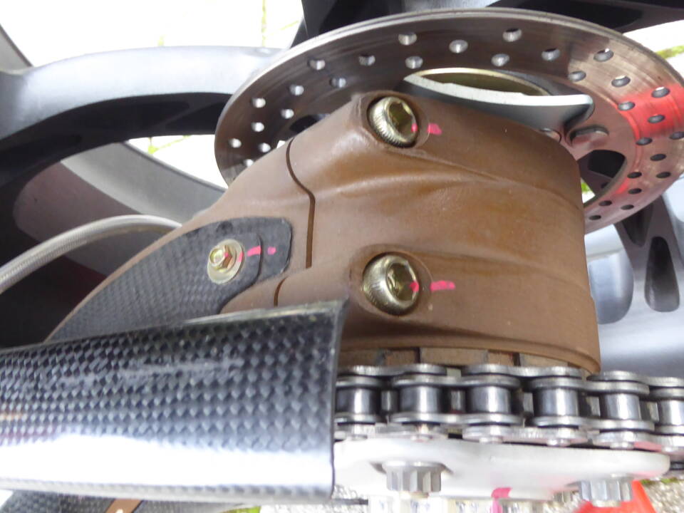 Magnesium swing arm