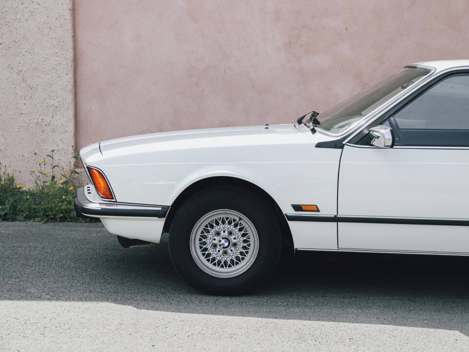 Bild 16/40 von BMW 633 CSi (1984)