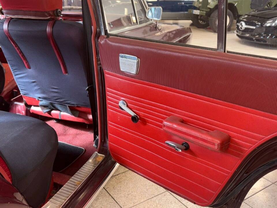 Image 12/19 of Ford 17m 1700 (1971)
