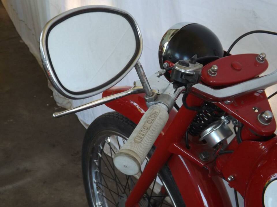 Image 29/44 of Moto Guzzi Cardellino 75 (1957)