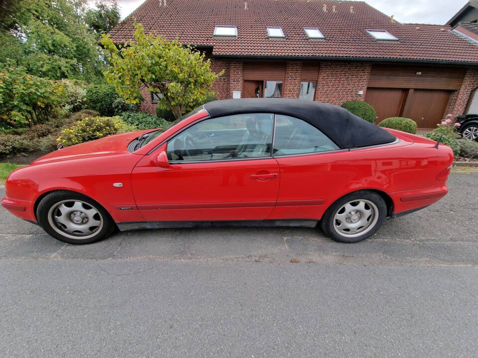 Bild 2/7 von Mercedes-Benz CLK 230 Kompressor (1998)