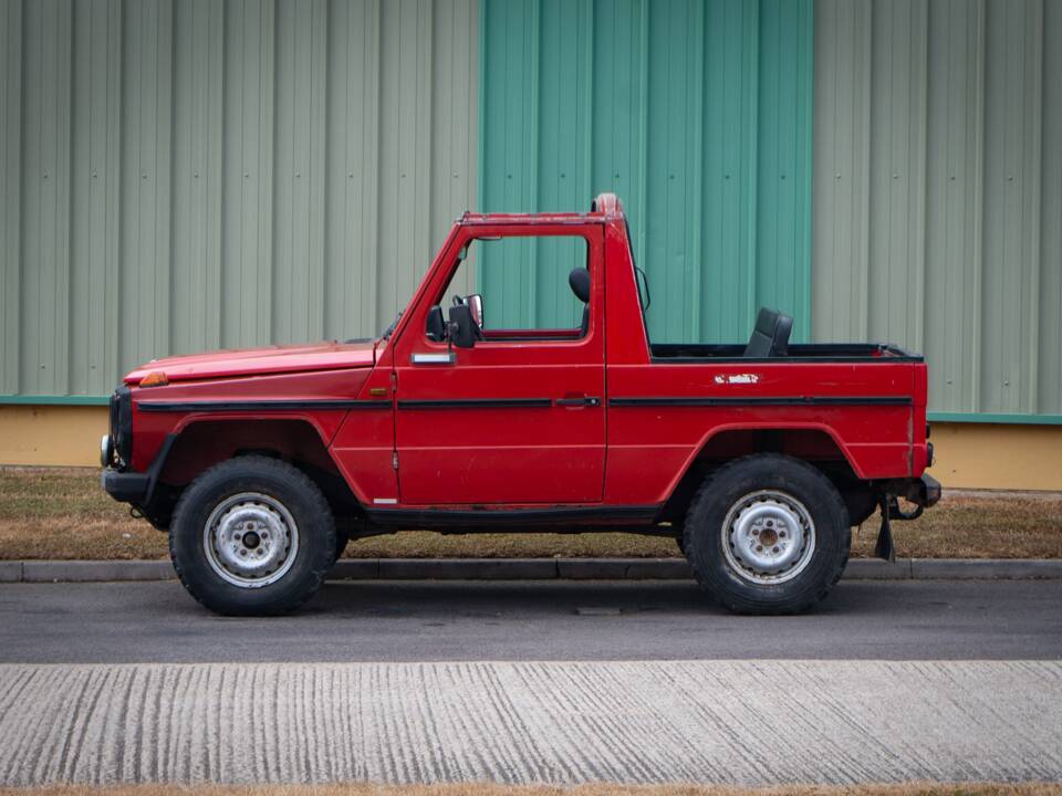 Immagine 3/42 di Mercedes-Benz 240 GD (SWB) (1979)