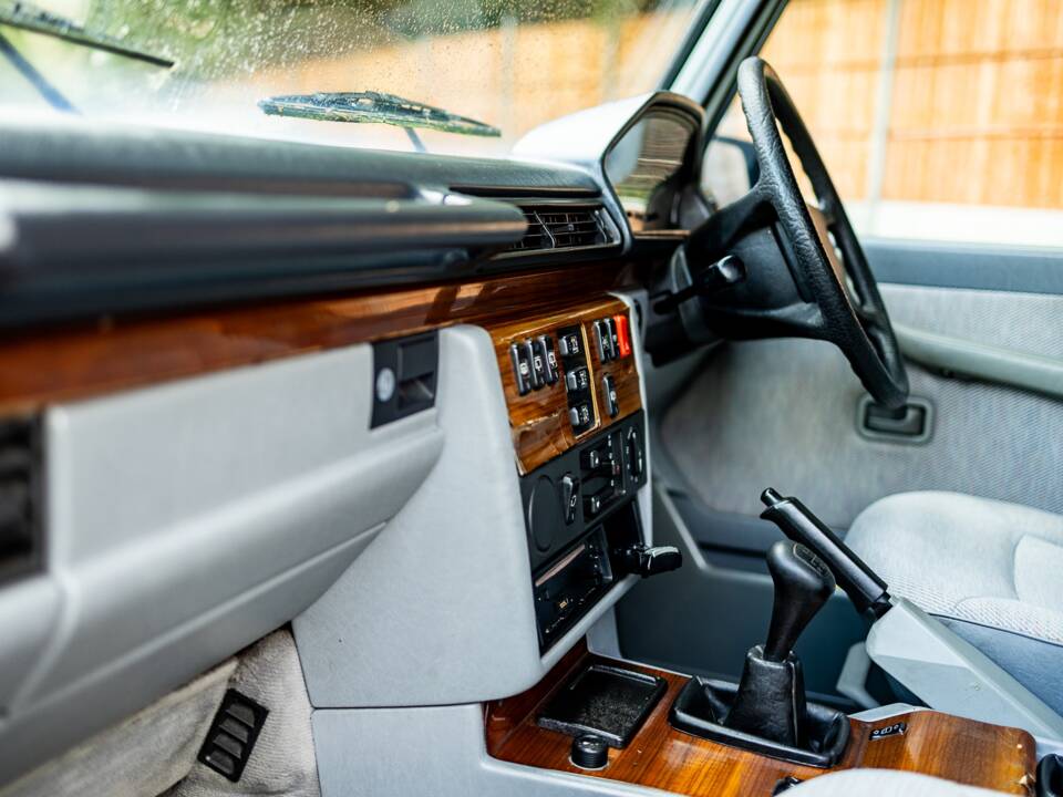 Image 20/32 of Mercedes-Benz 300 GD (kurz) (1992)