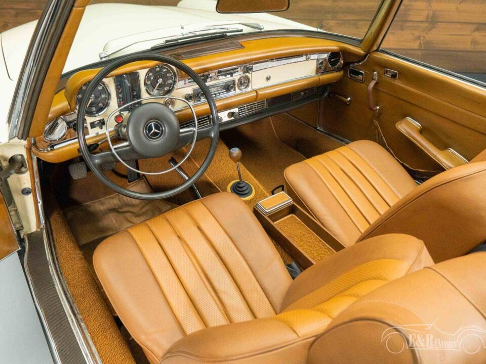 Image 4/19 de Mercedes-Benz 280 SL (1970)