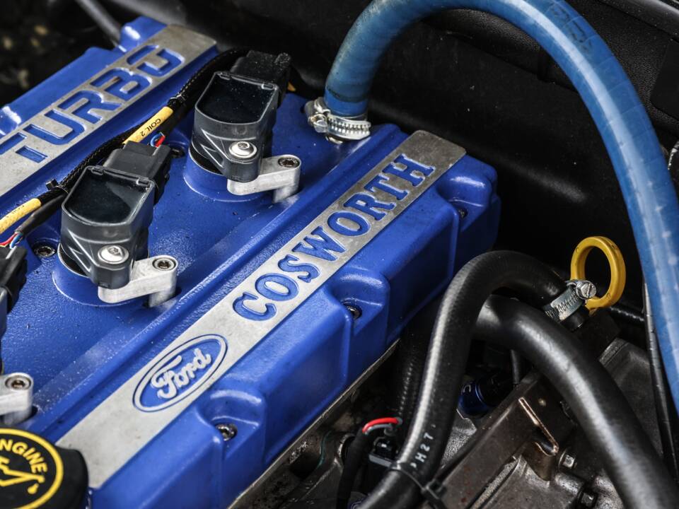 Immagine 6/22 di Ford Escort RS Cosworth (1993)