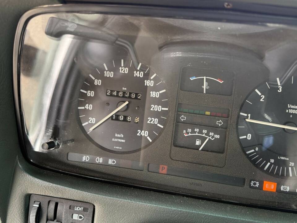 Bild 10/18 von BMW 728i (1986)