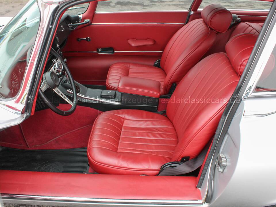 Afbeelding 25/28 van Jaguar E-Type V12 (2+2) (1971)