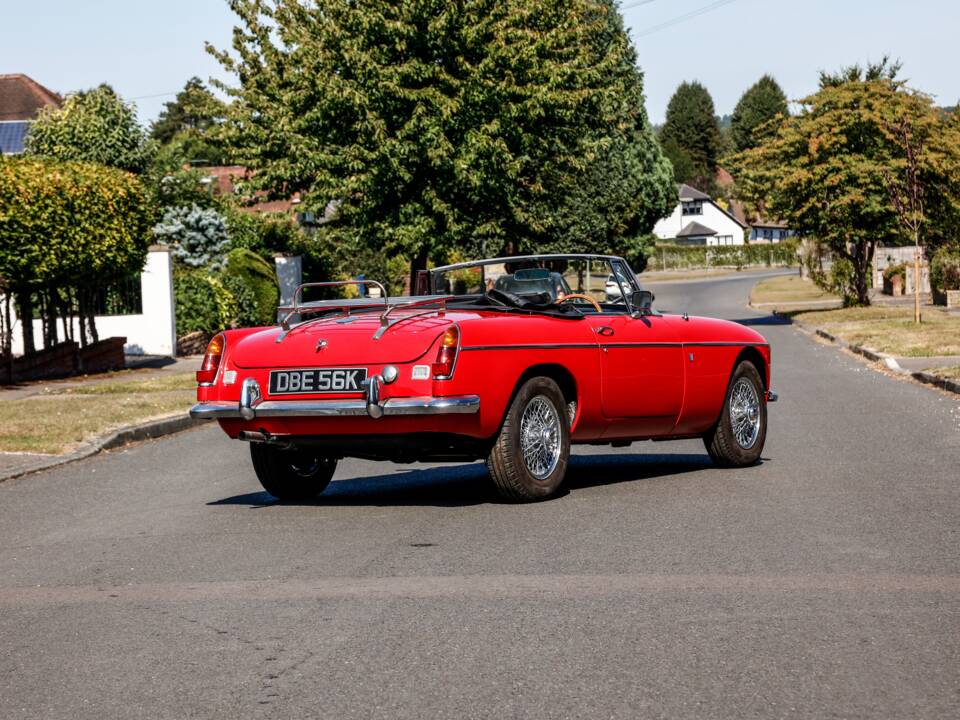 Image 17/41 de MG MGB (1972)