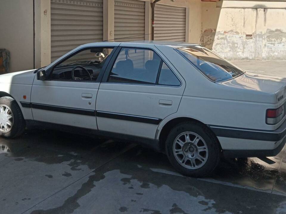 Bild 2/10 von Peugeot 405 (1990)