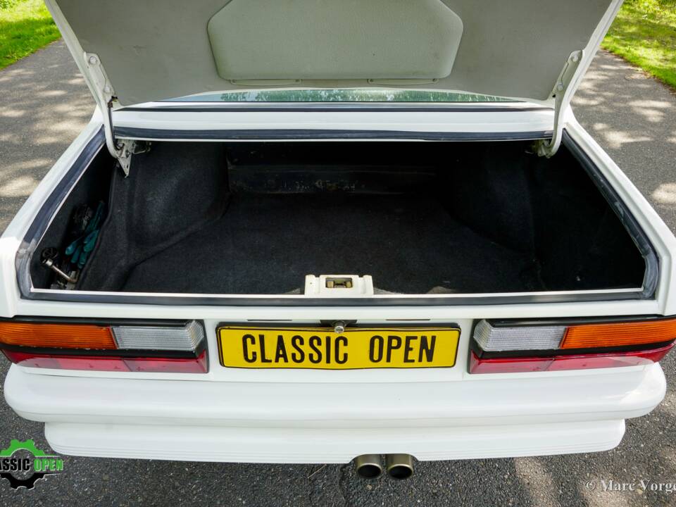 Image 48/51 of BMW M 535i (1985)