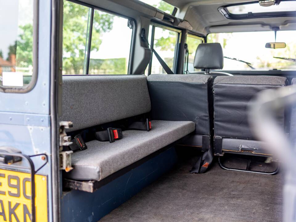 Image 6/50 of Land Rover 110 (1988)